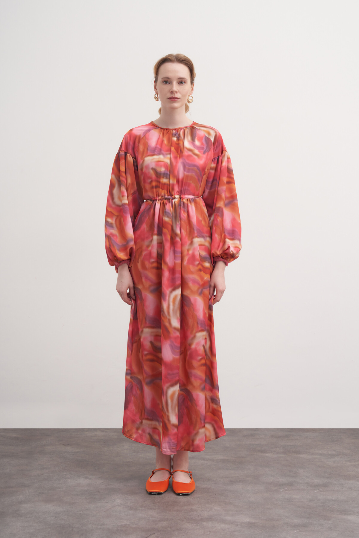 Belden Bağlamalı Desenli Elbise