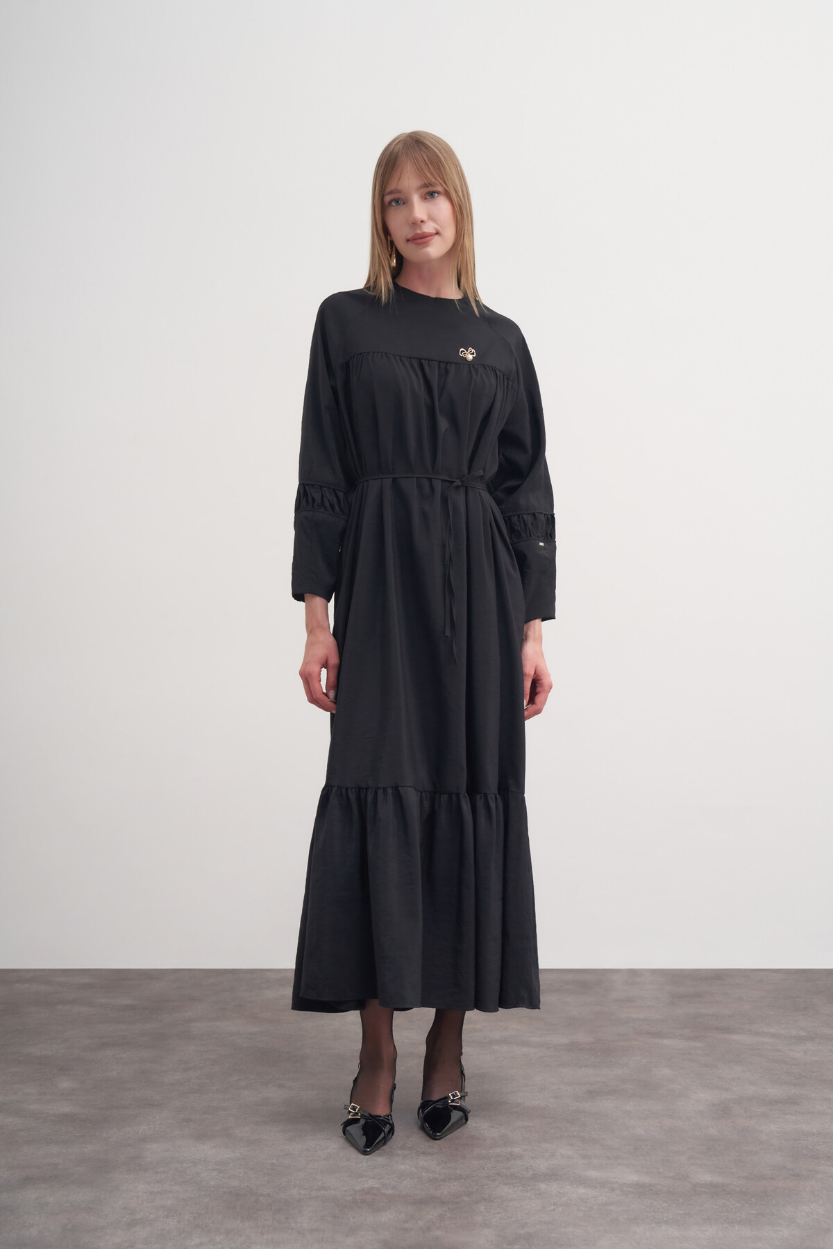 Broşlu Cupro Elbise