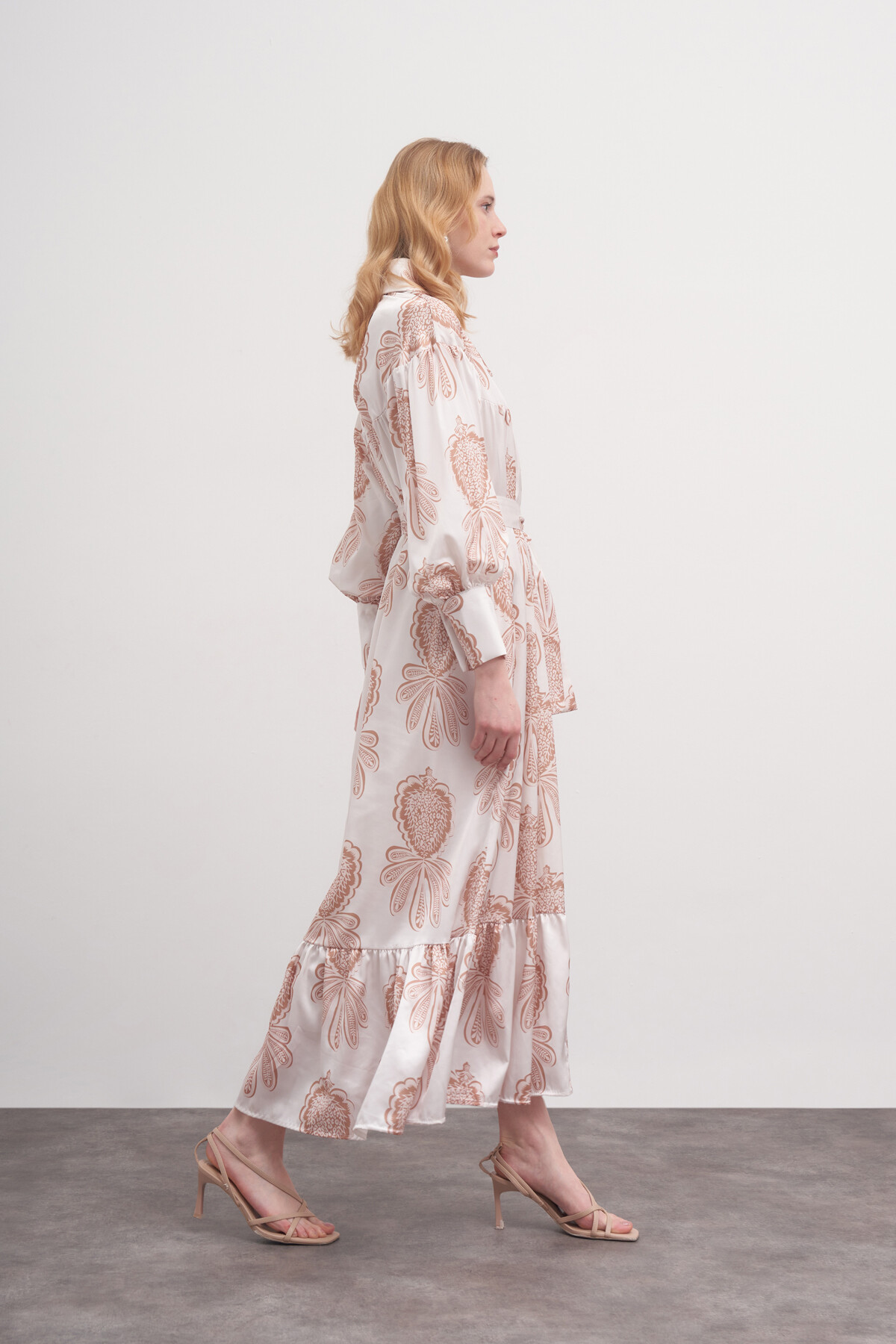 Çiçek Desenli Robalı Elbise