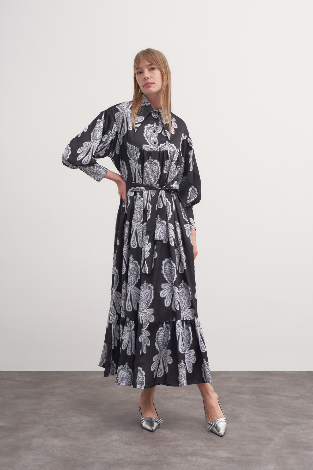 Çiçek Desenli Robalı Elbise