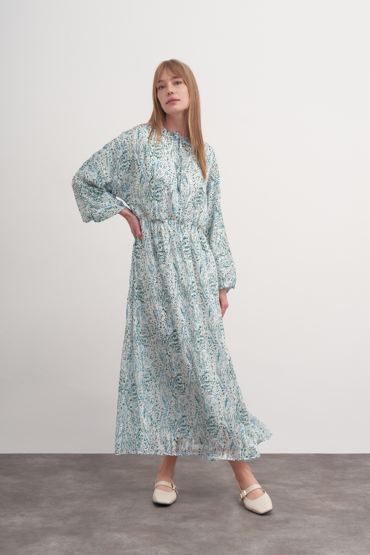 Desenli Organize Tül Elbise