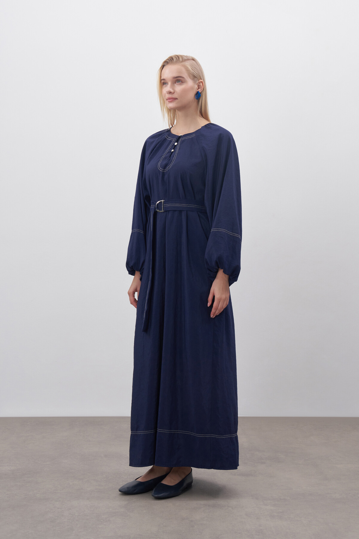 Dikiş Detaylı Elbise