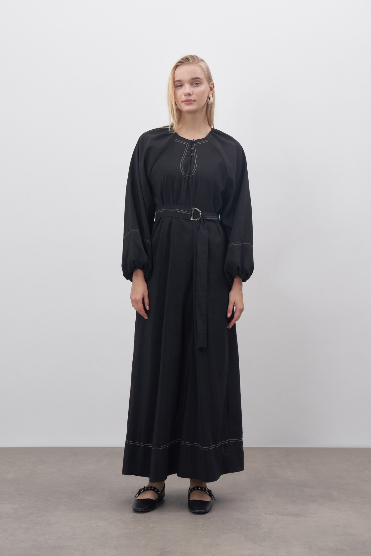 Dikiş Detaylı Elbise