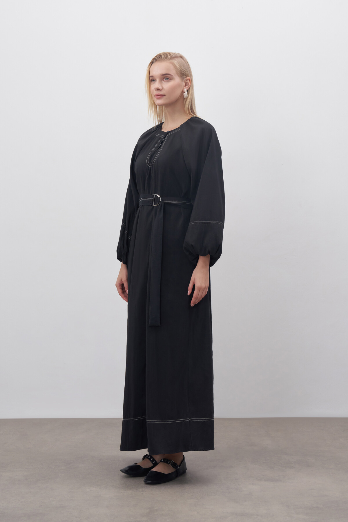 Dikiş Detaylı Elbise