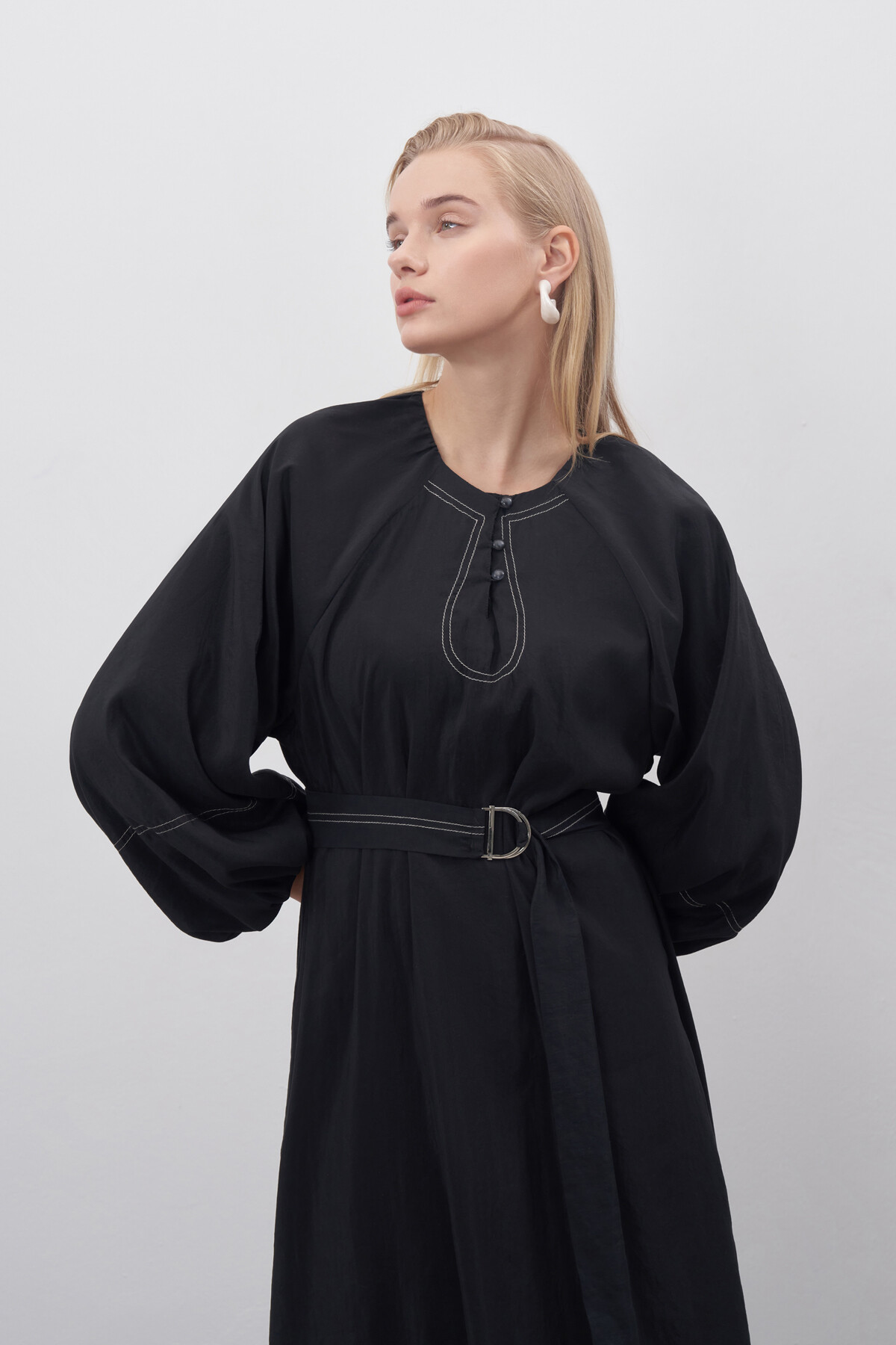 Dikiş Detaylı Elbise