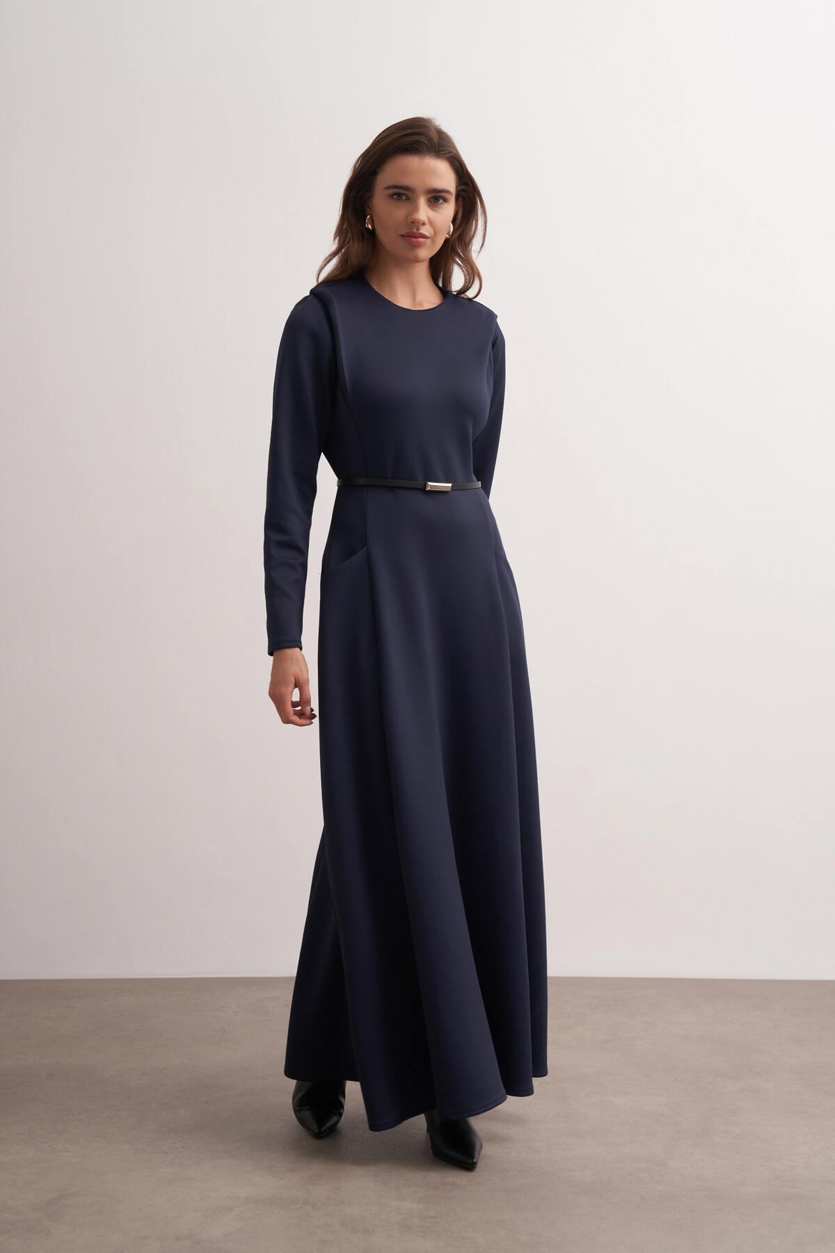 Vatkalı Detaylı Scuba Elbise