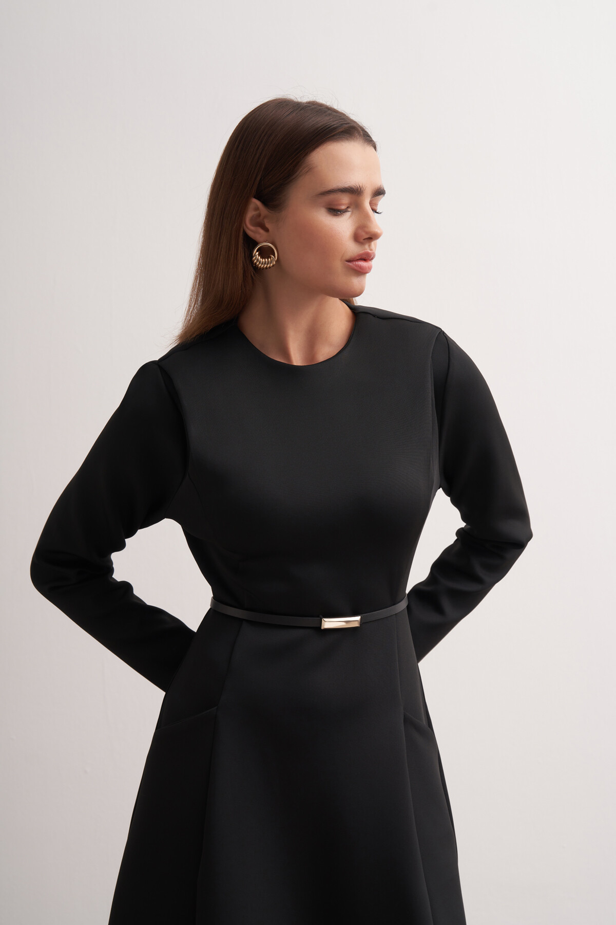 Vatkalı Detaylı Scuba Elbise