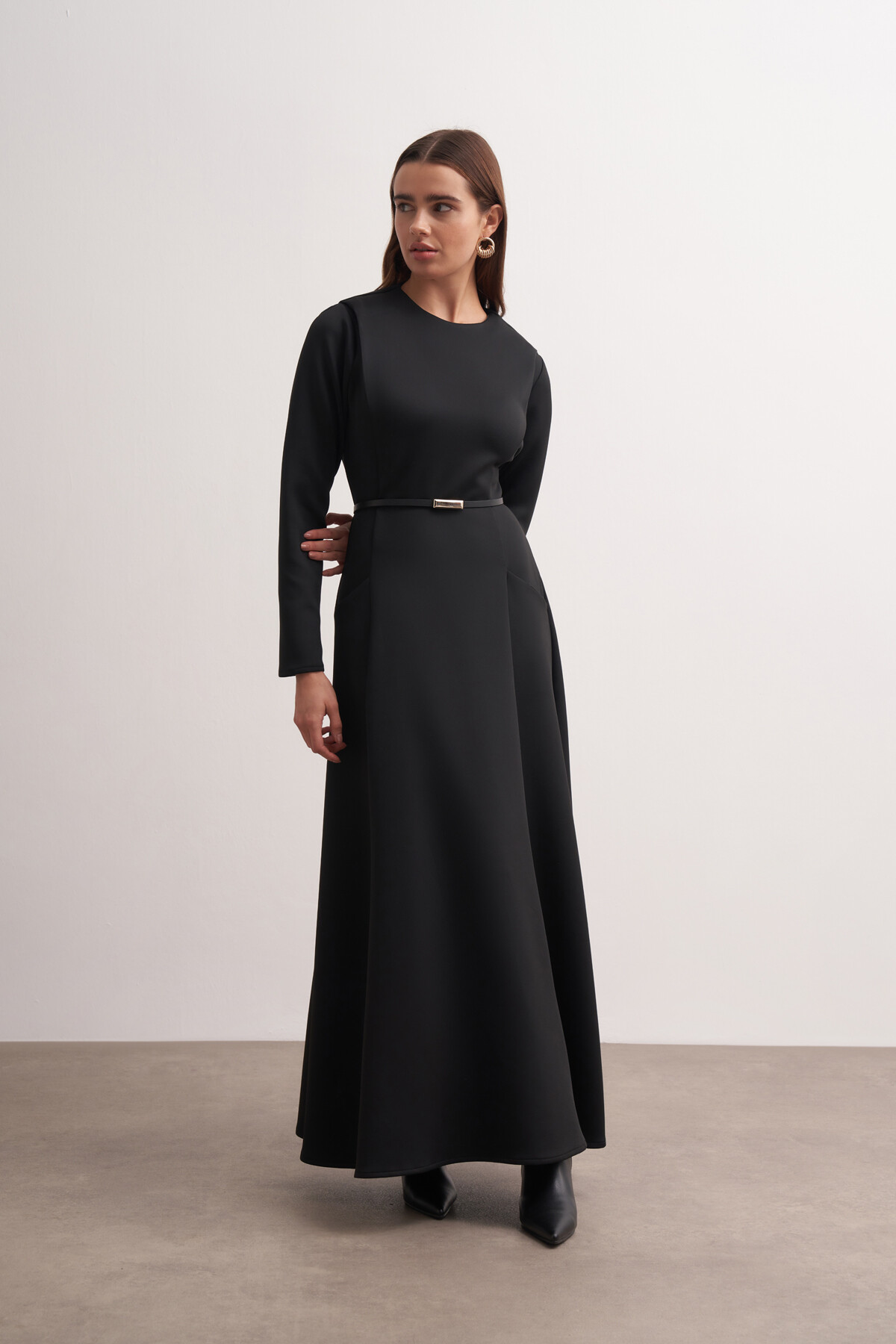 Vatkalı Detaylı Scuba Elbise