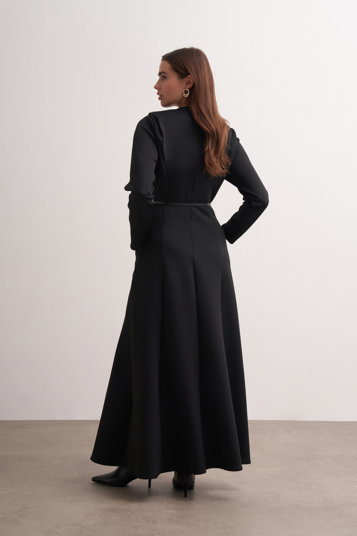 Vatkalı Detaylı Scuba Elbise