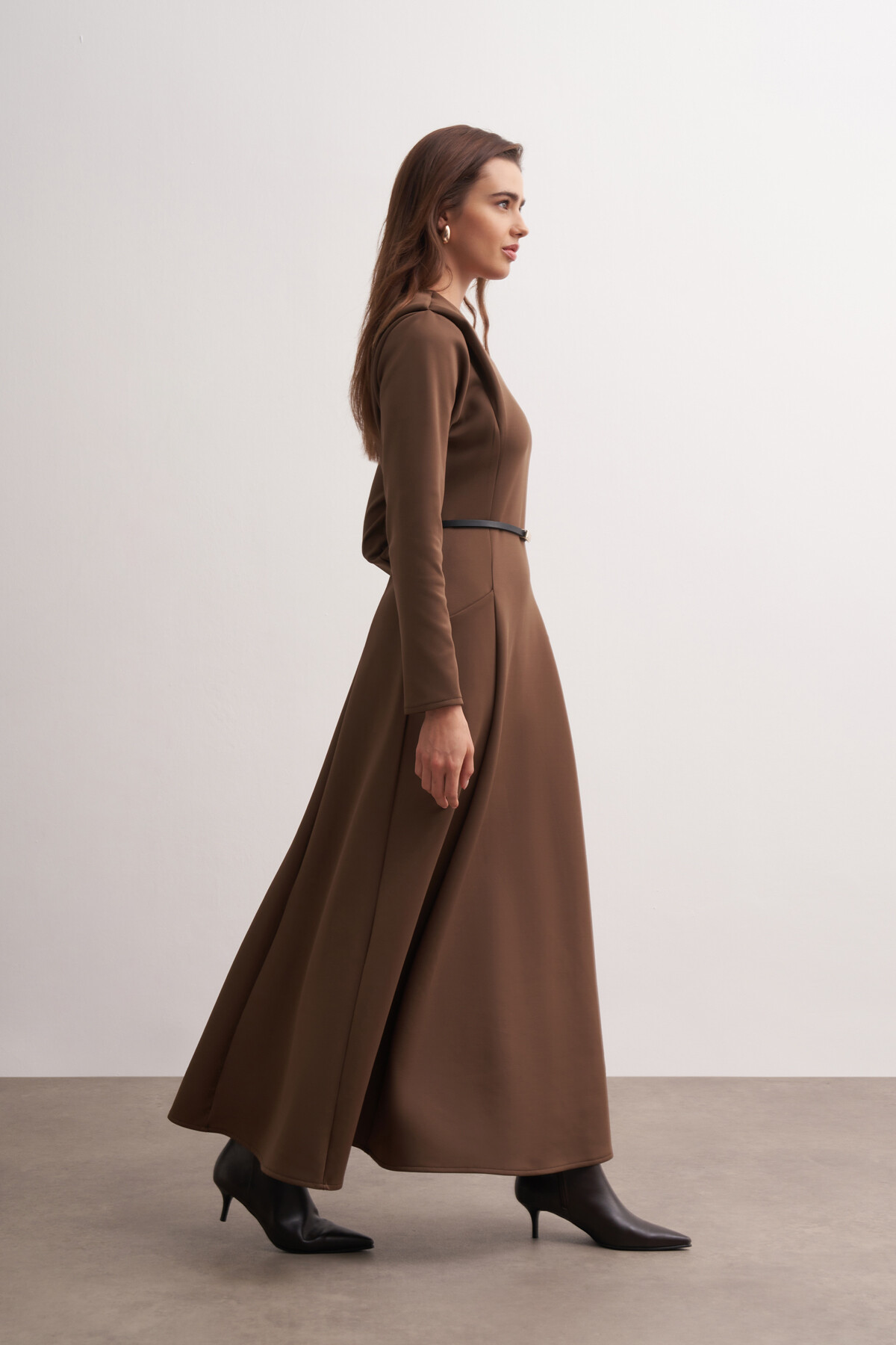 Vatkalı Detaylı Scuba Elbise