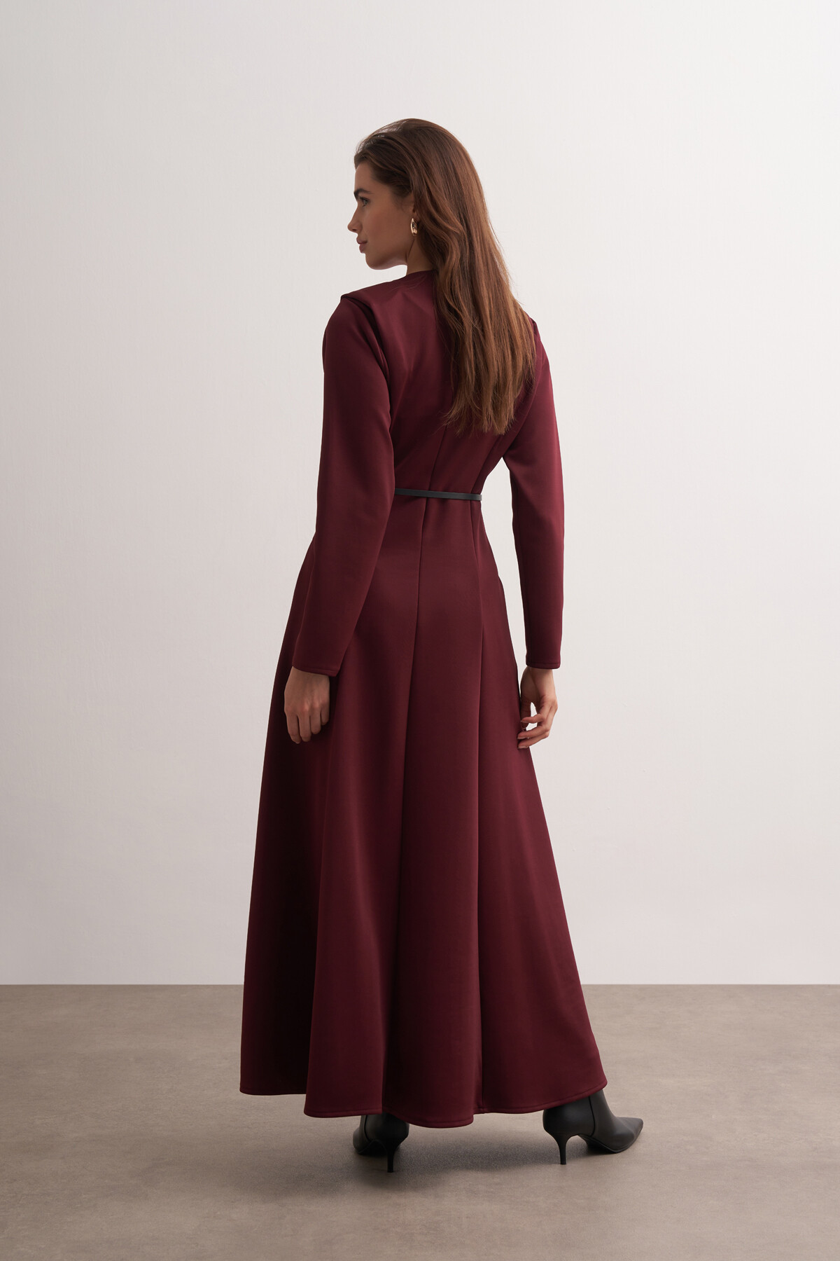 Vatkalı Detaylı Scuba Elbise