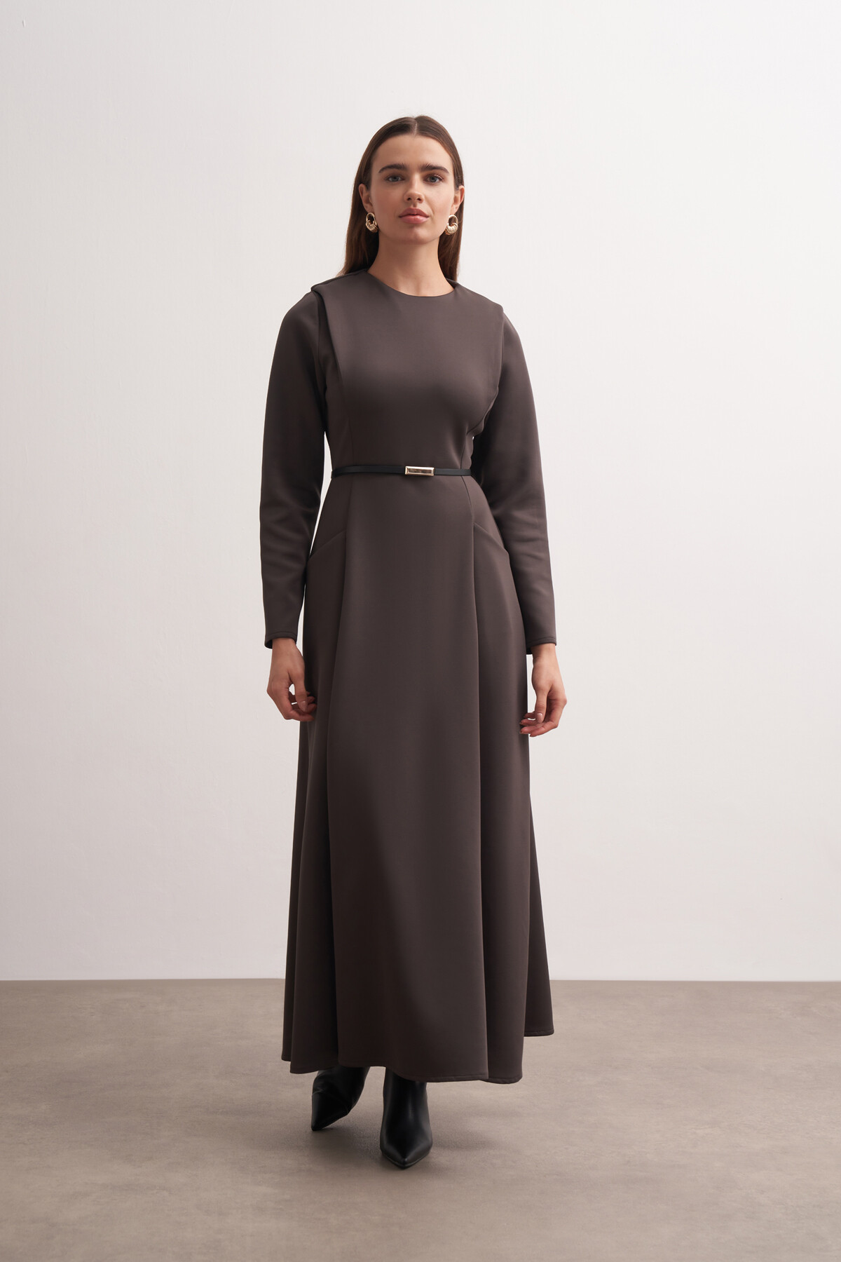 Vatkalı Detaylı Scuba Elbise