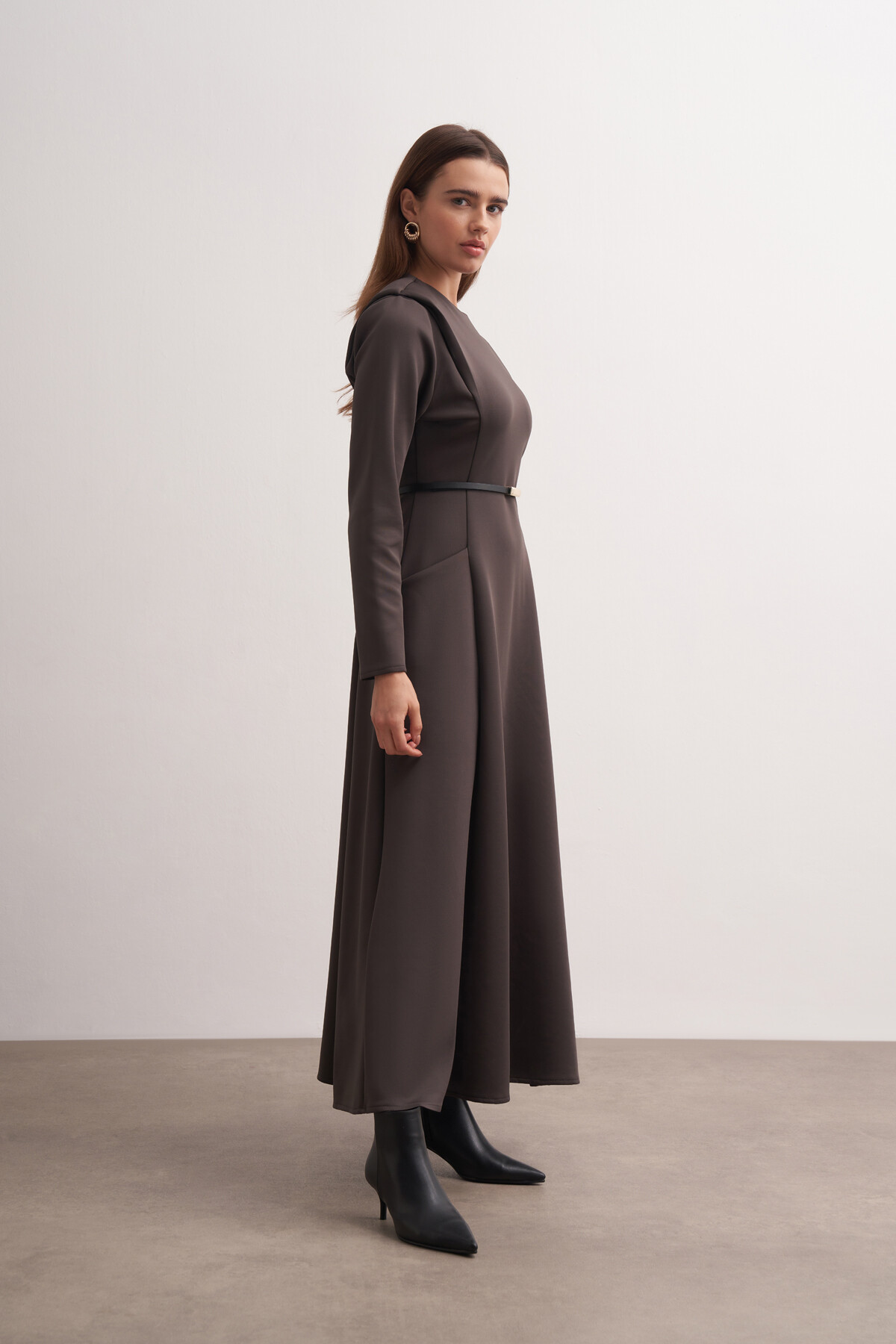 Vatkalı Detaylı Scuba Elbise