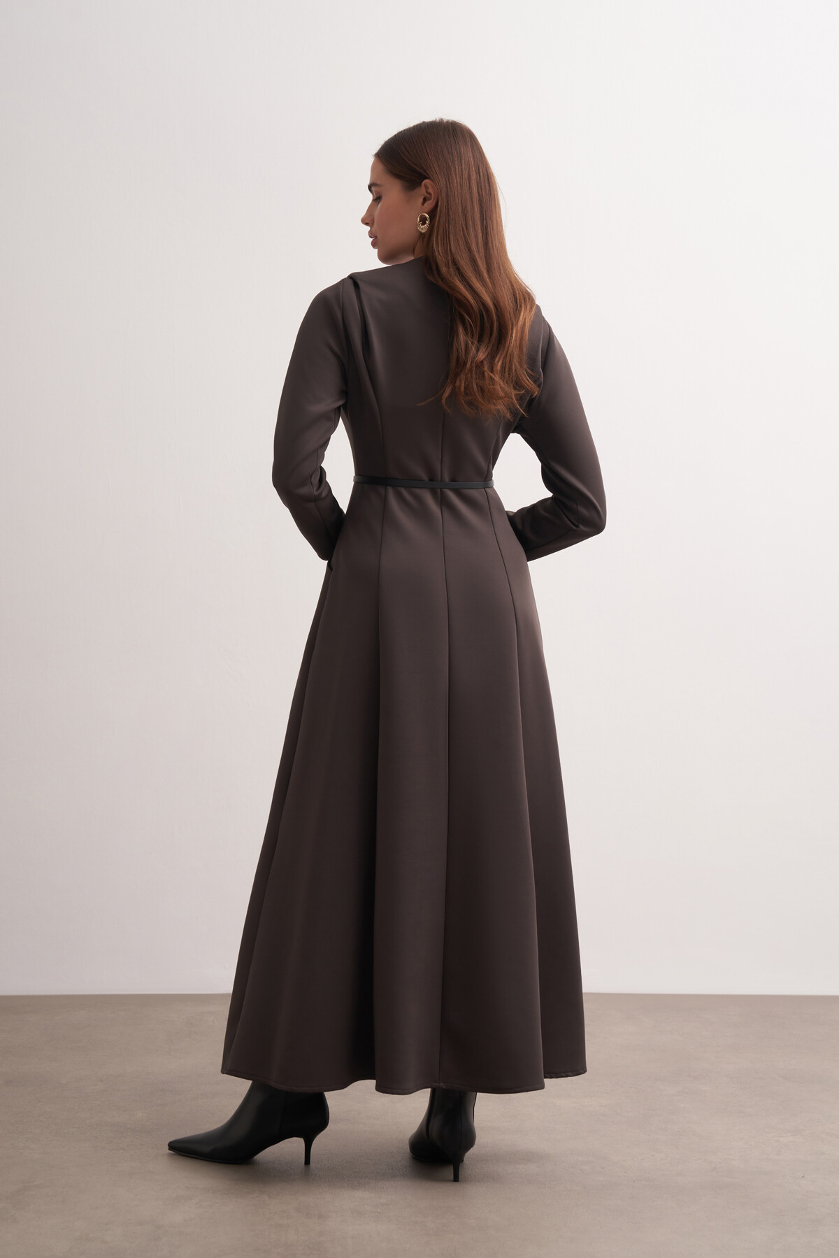 Vatkalı Detaylı Scuba Elbise