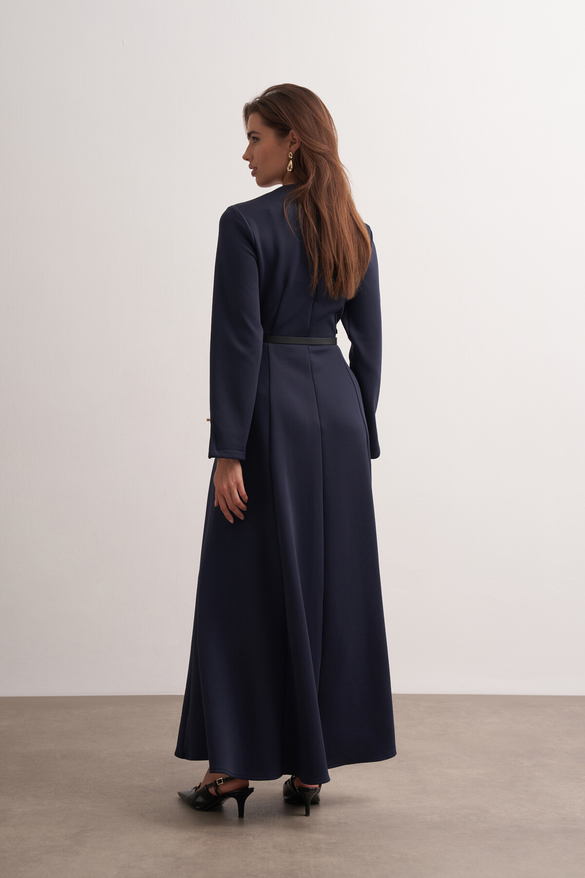 Belden Oturtmalı Kemerli Elbise