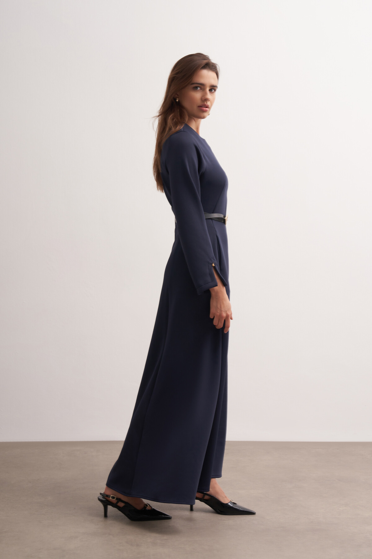 Belden Oturtmalı Kemerli Elbise