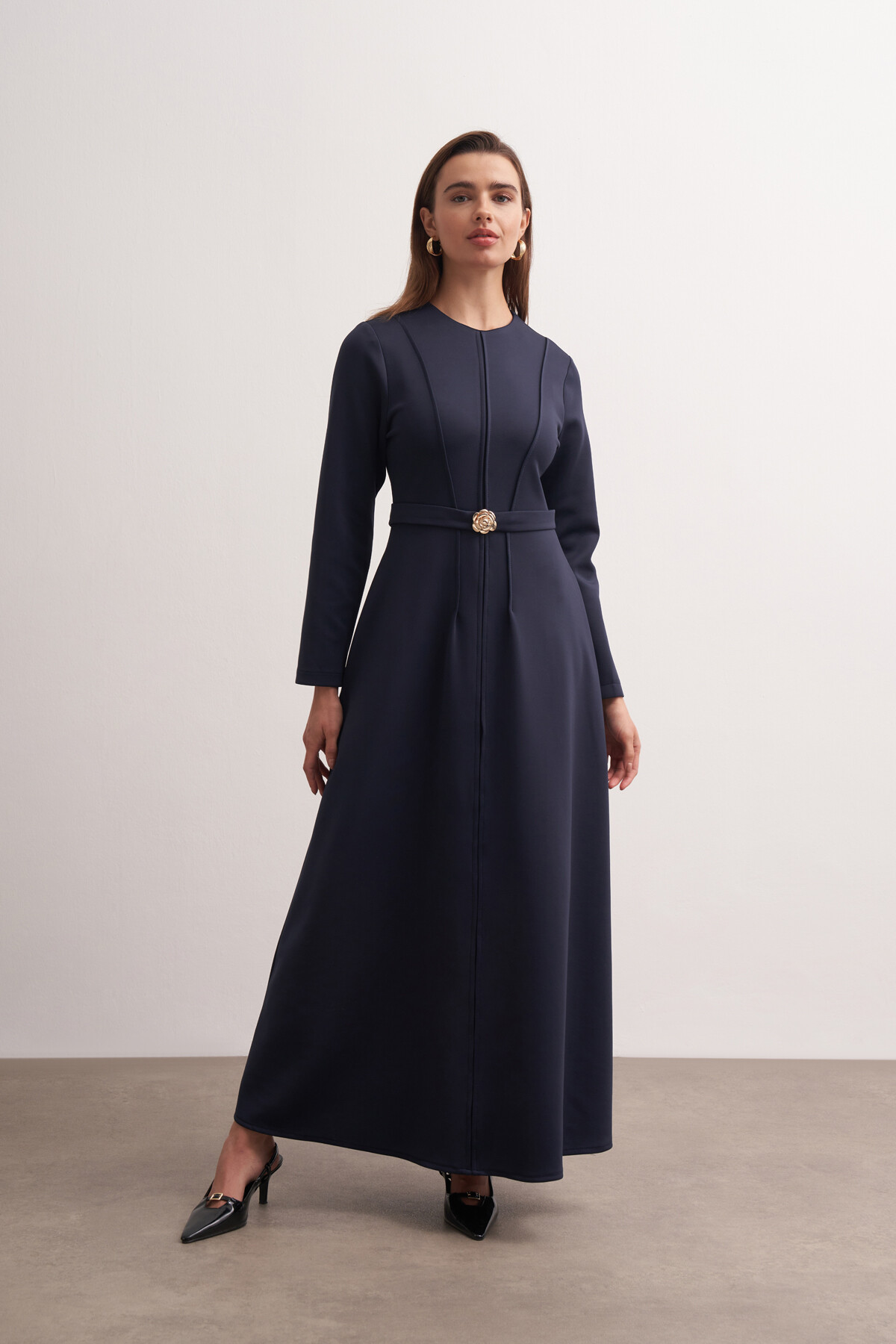 Gül Tokalı Dikiş Detaylı Scuba Elbise