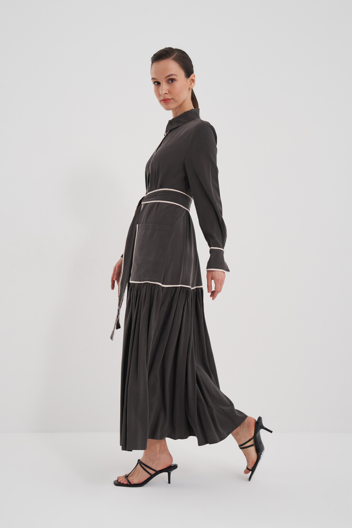 Cep Detaylı Boydan Düğmeli Elbise