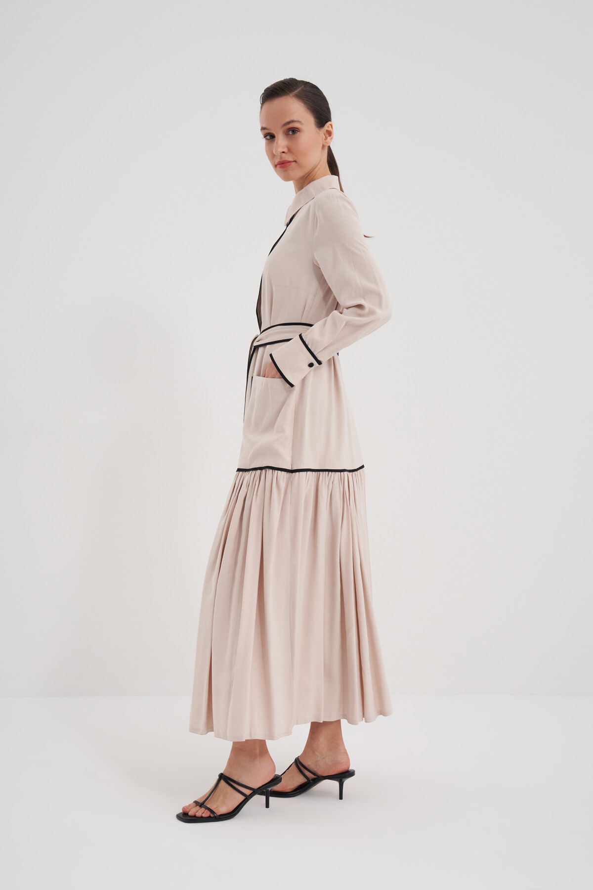 Cep Detaylı Boydan Düğmeli Elbise