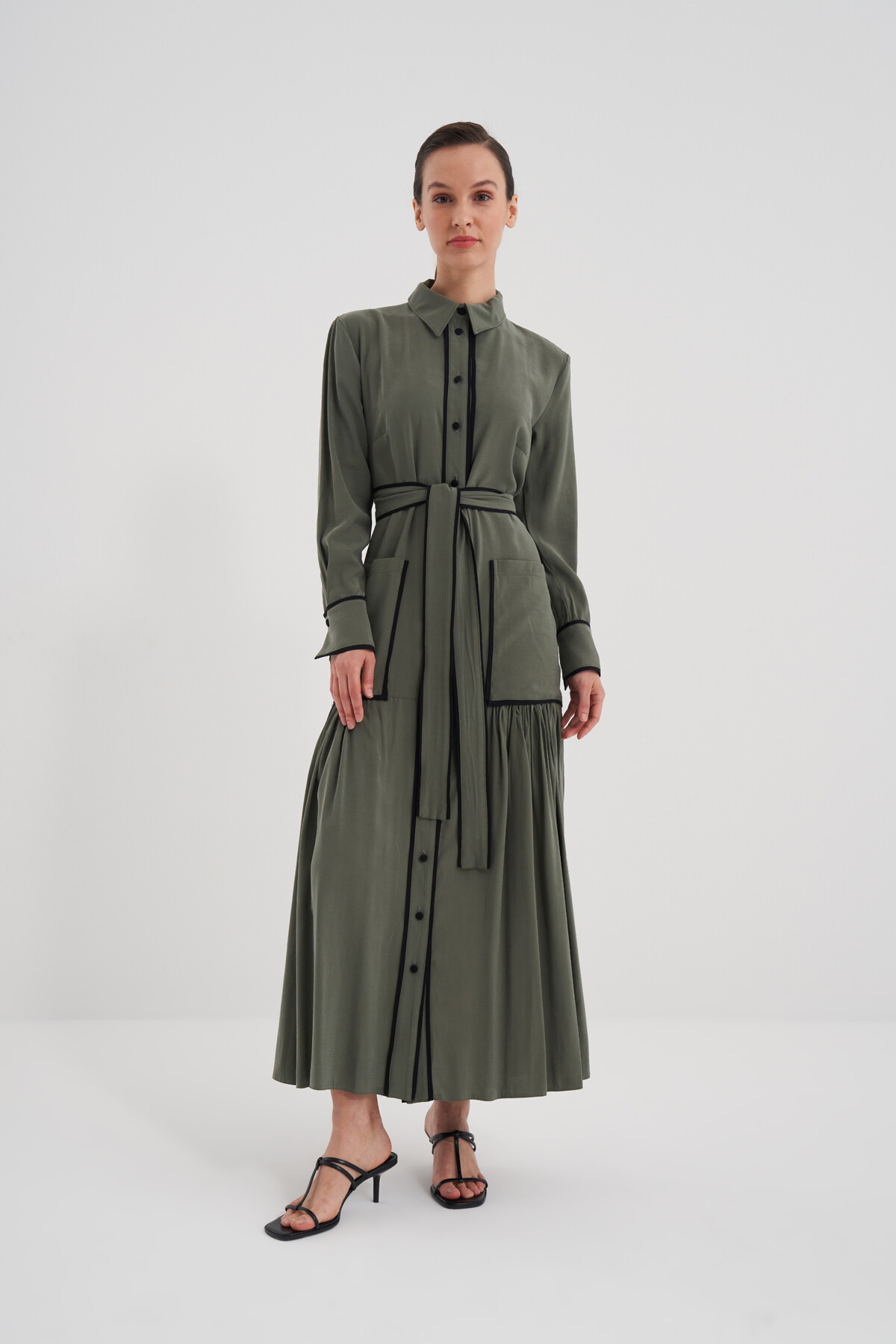 Cep Detaylı Boydan Düğmeli Elbise