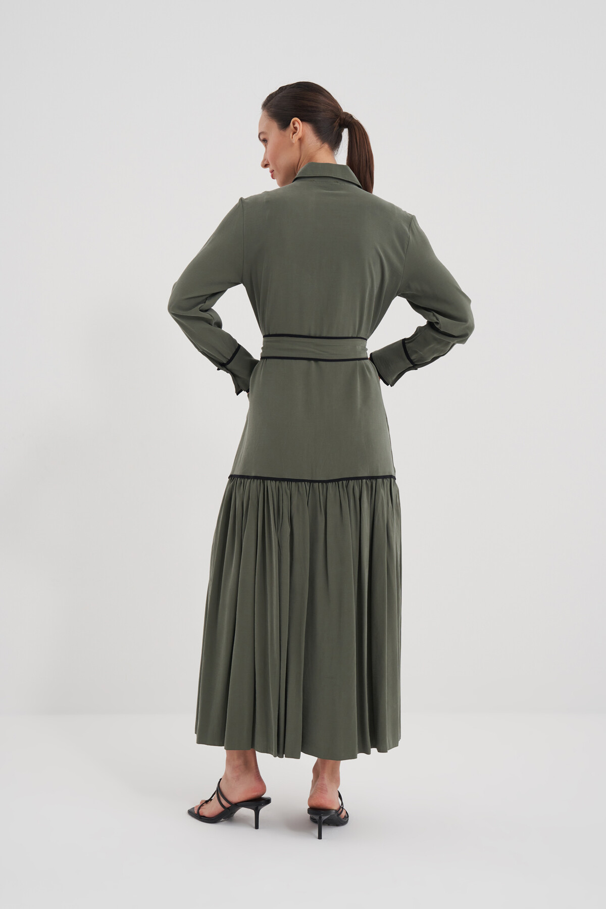 Cep Detaylı Boydan Düğmeli Elbise