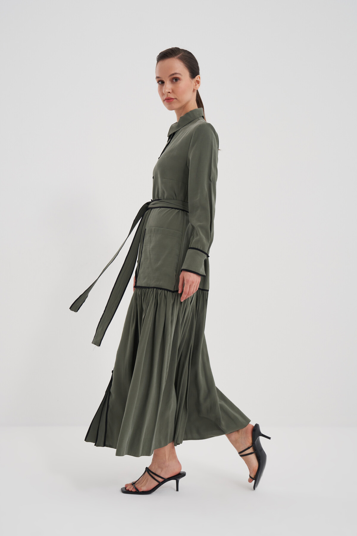 Cep Detaylı Boydan Düğmeli Elbise