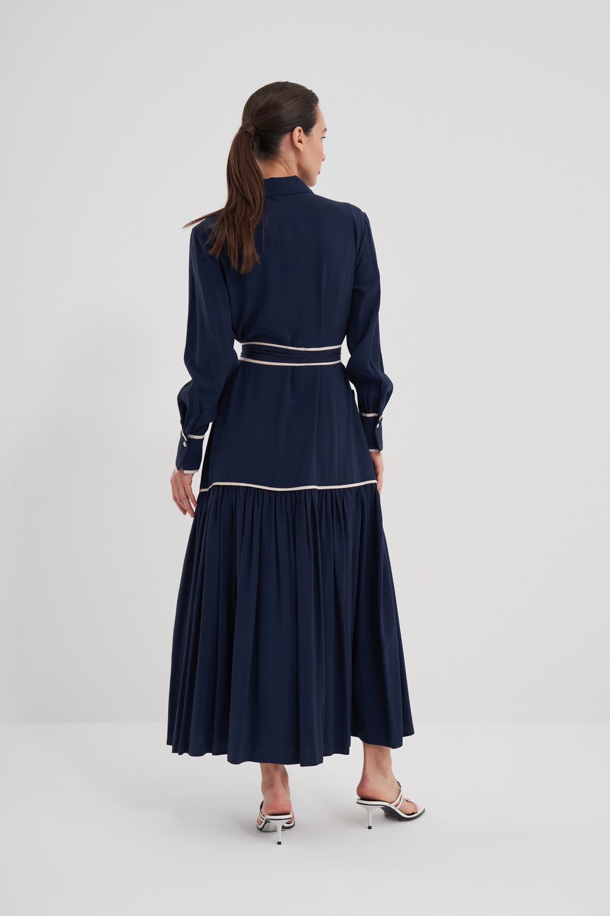 Cep Detaylı Boydan Düğmeli Elbise