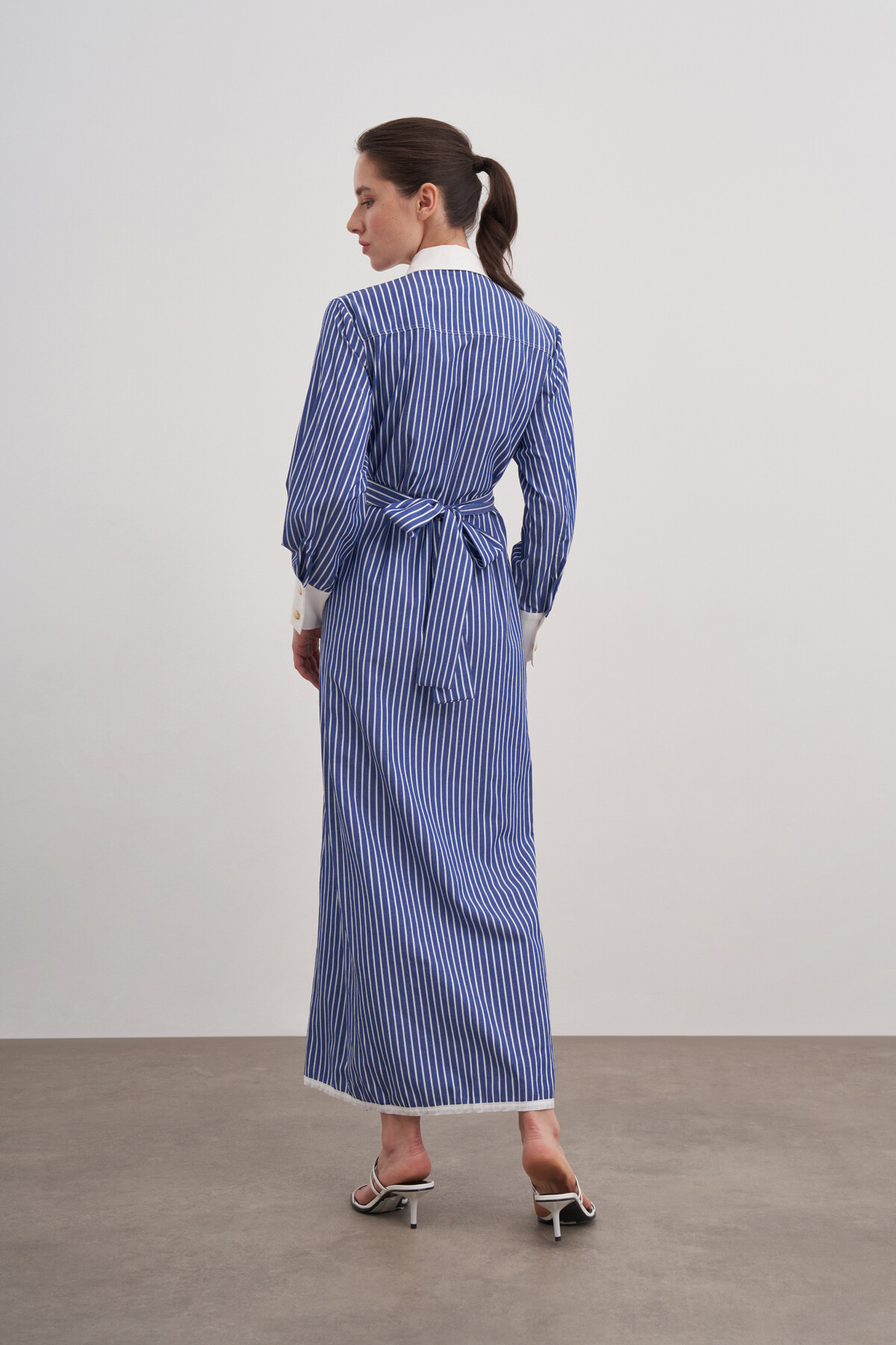 Çizgili Gömlek Yaka Boydan Düğmeli Elbise