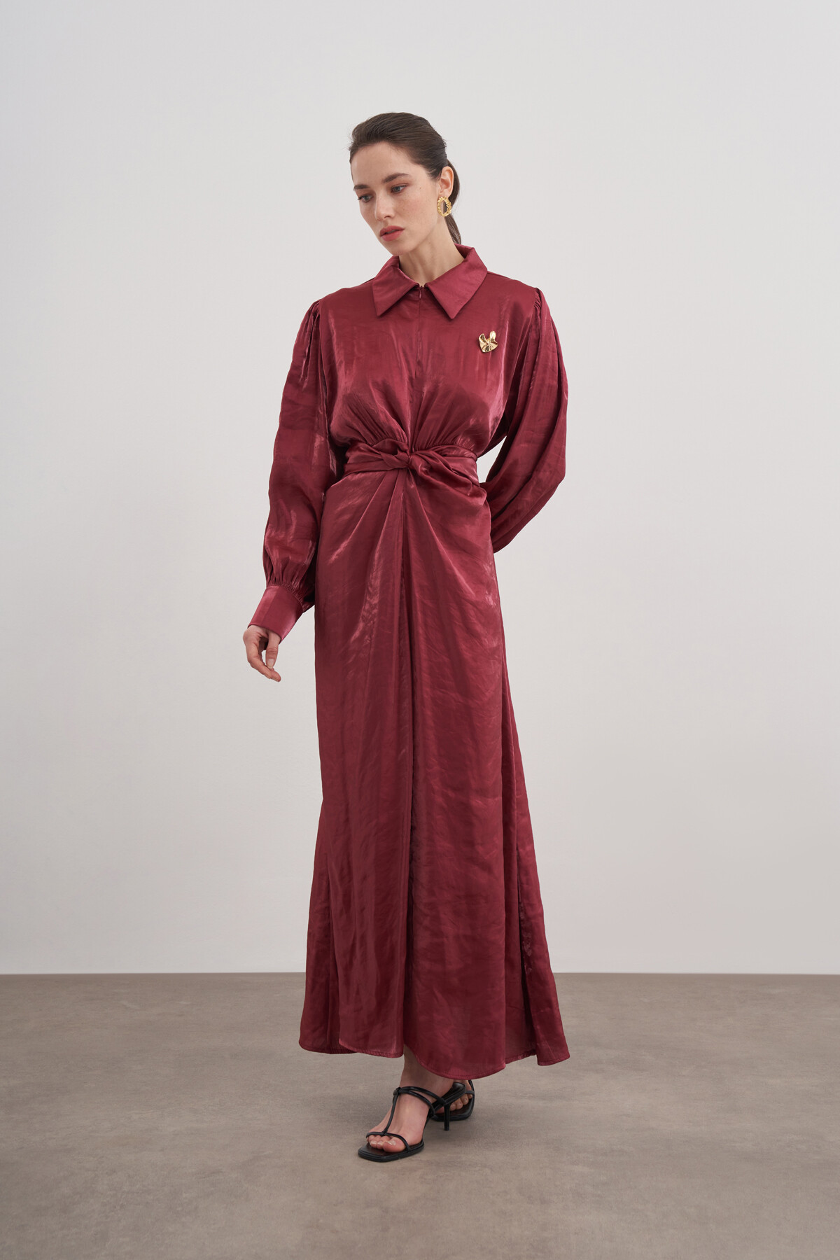 Brooch Tie Detailed Evening Dress