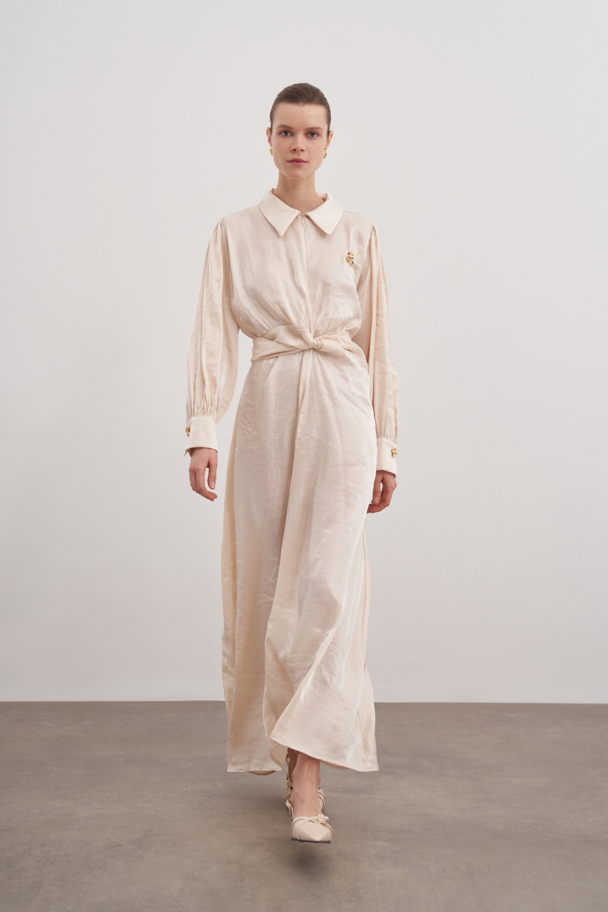 Brooch Tie Detailed Evening Dress