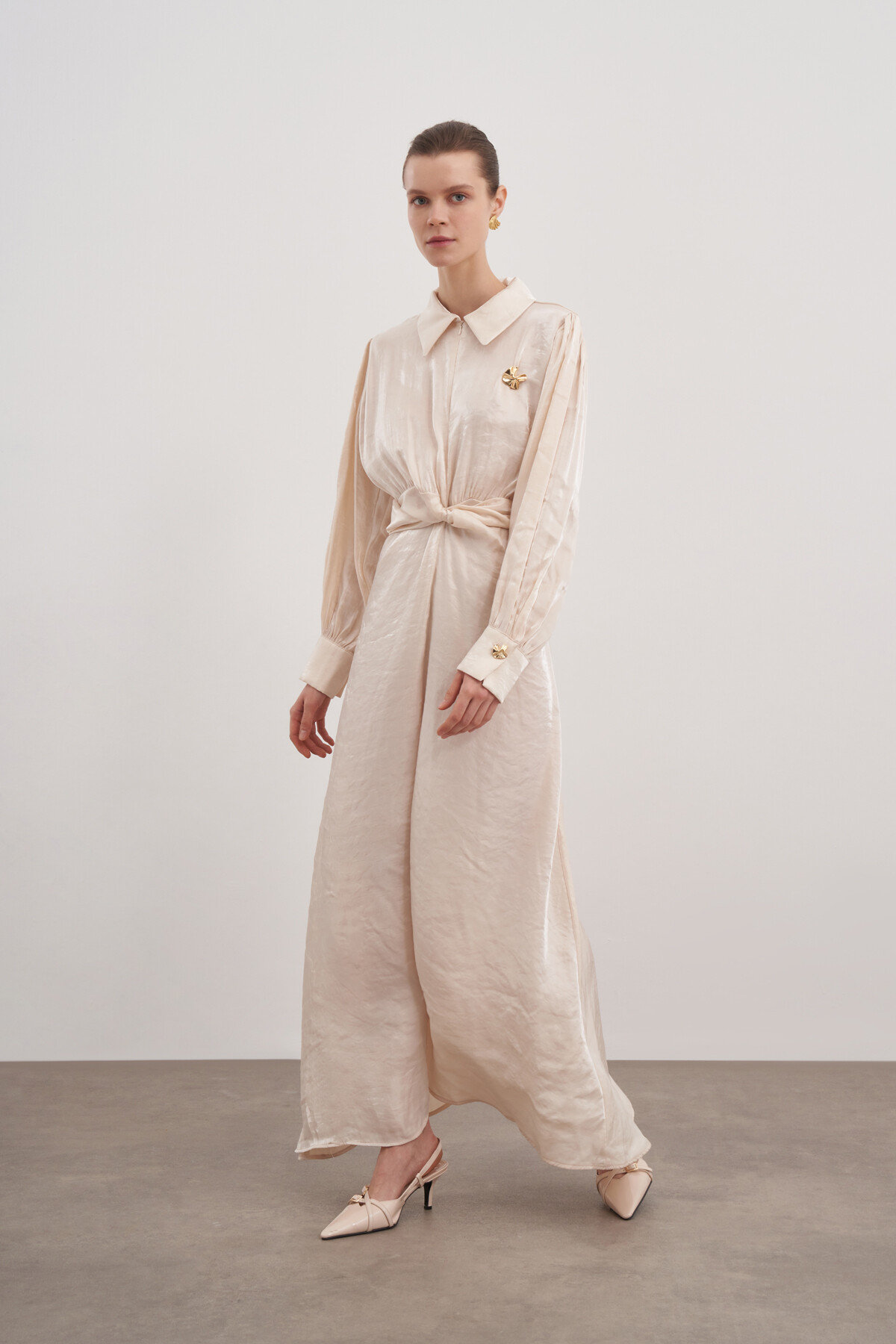 Brooch Tie Detailed Evening Dress