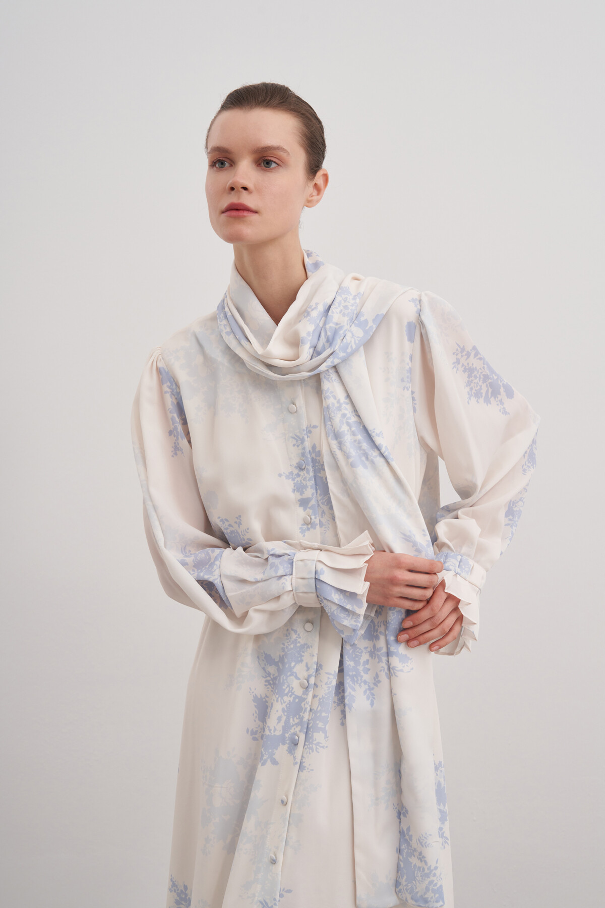 Şal Yakalı Desenli Elbise