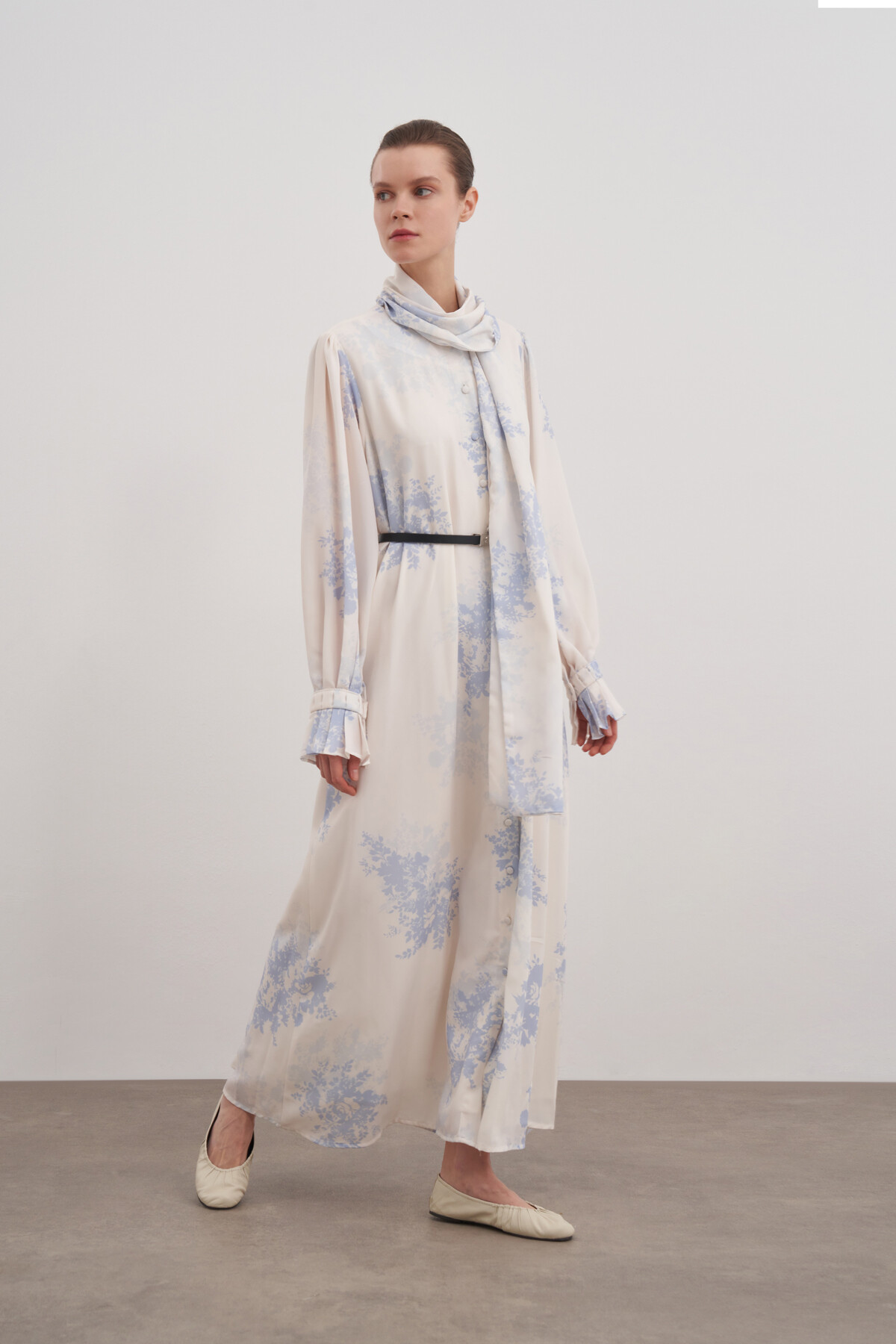 Şal Yakalı Desenli Elbise