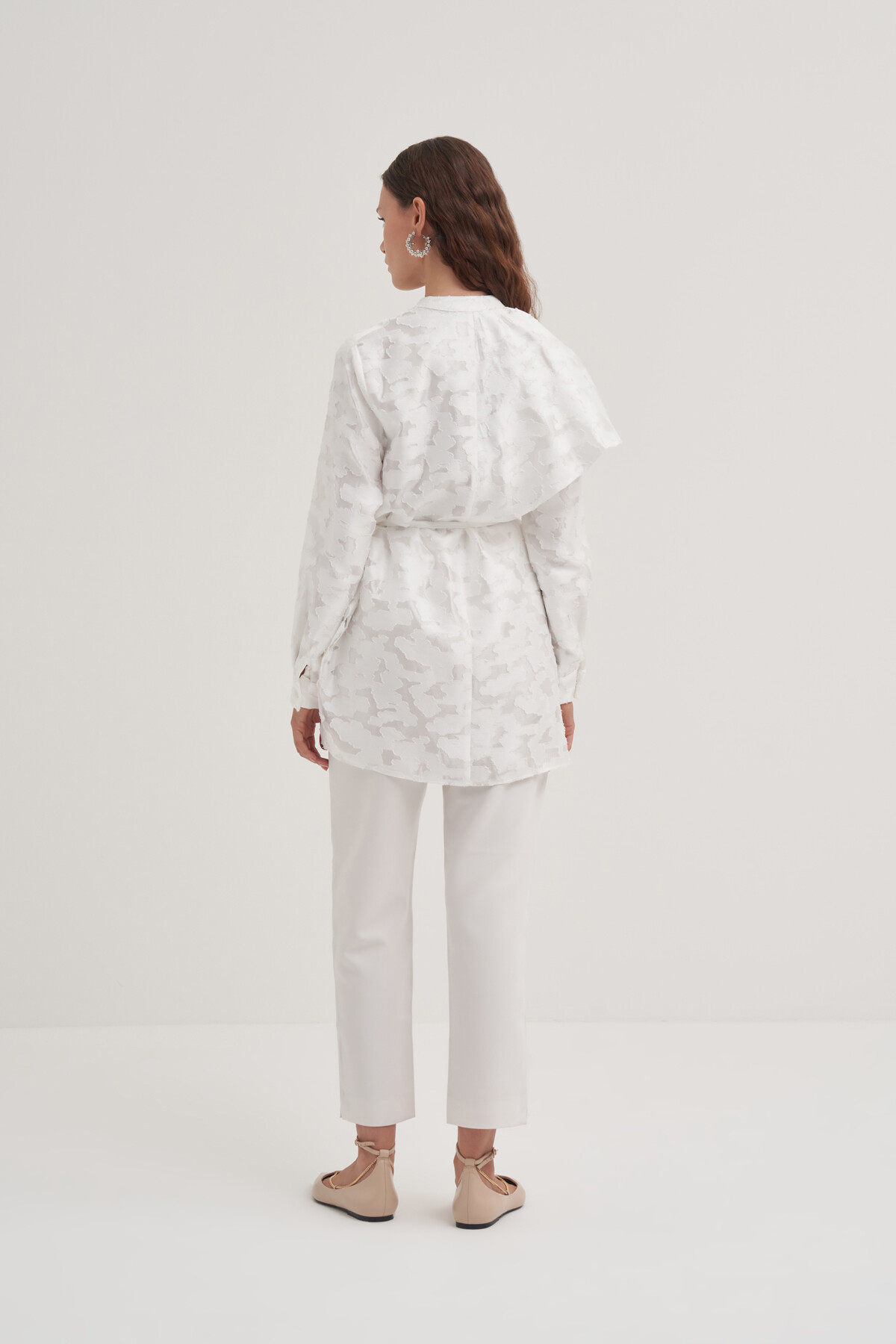 Güpürlü Fırfır Detaylı Gömlek