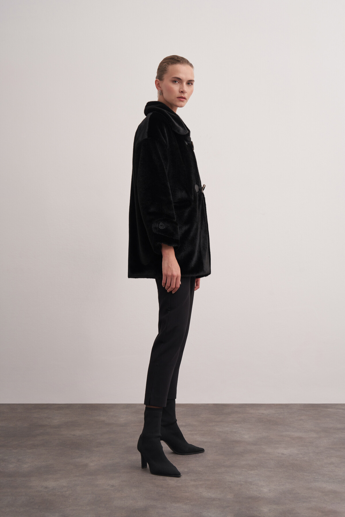 Yumuşak Dokulu Peluş Mont