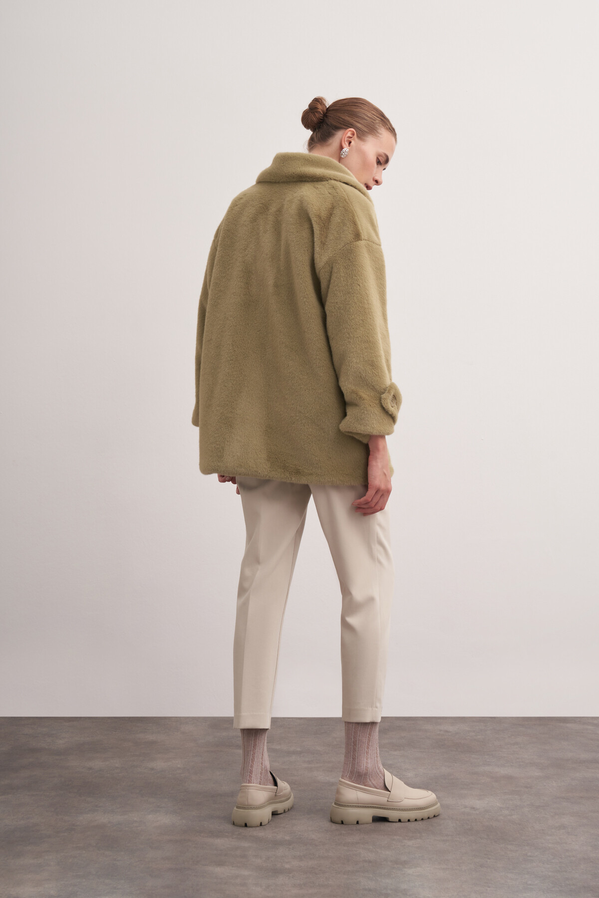 Yumuşak Dokulu Peluş Mont