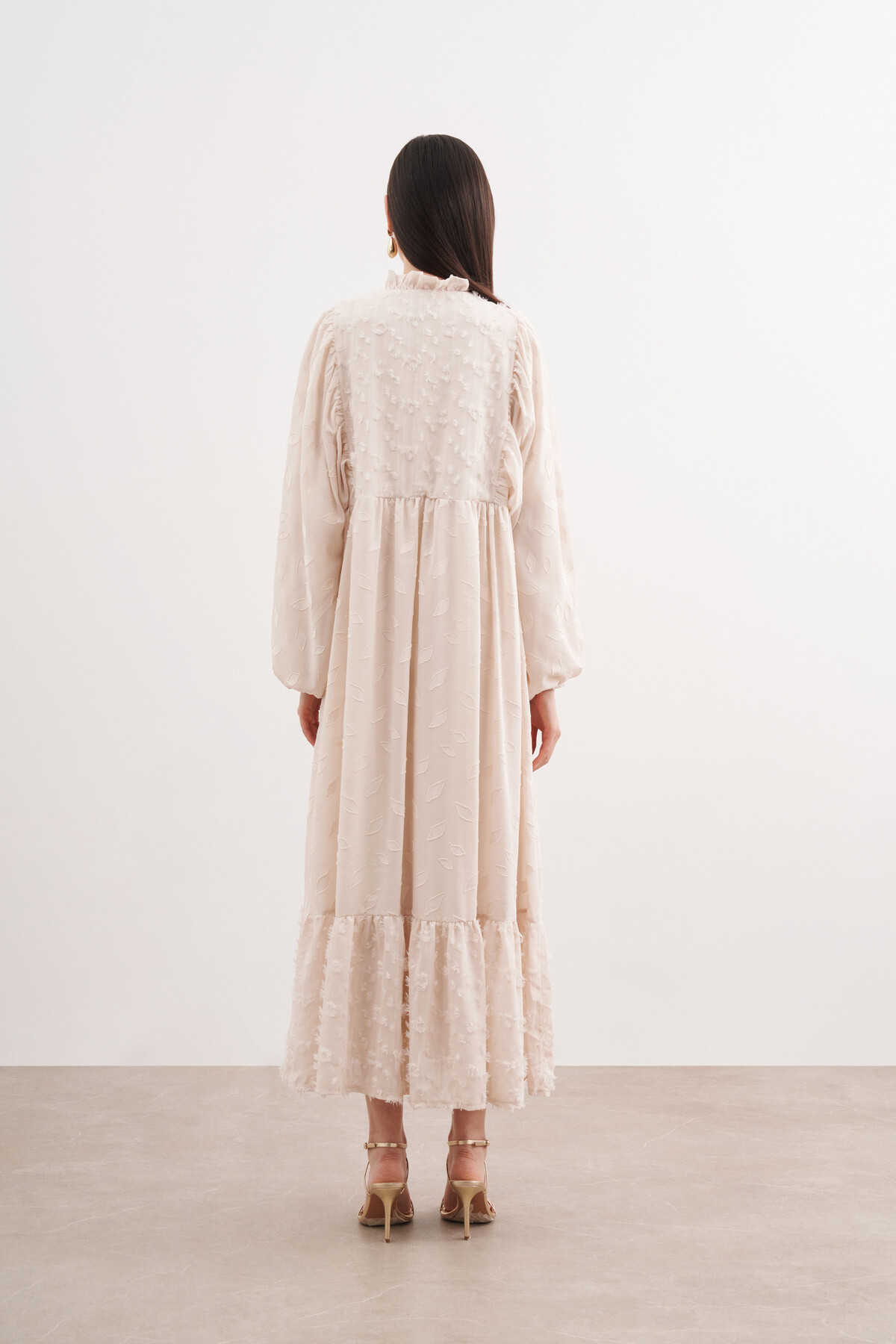 TÜYLÜ ŞİFON ELBİSE