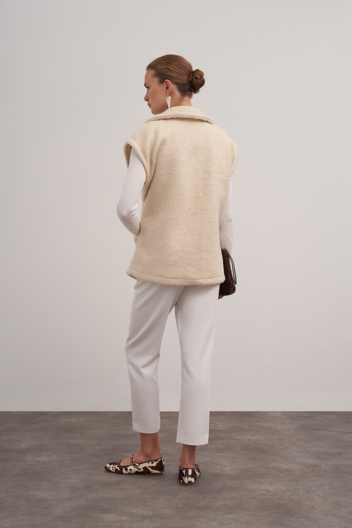 Belt Detailed Plush Vest