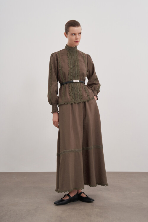 Güpürlü Etekli İkili Takım